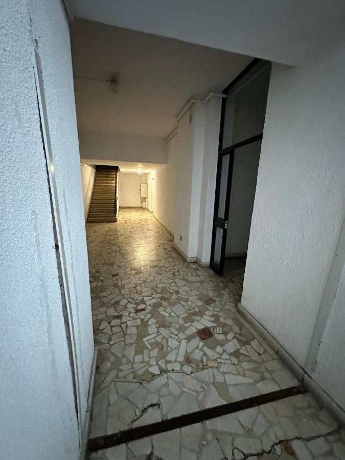 Unirii Lake Tribunal Bukarest Exterior foto