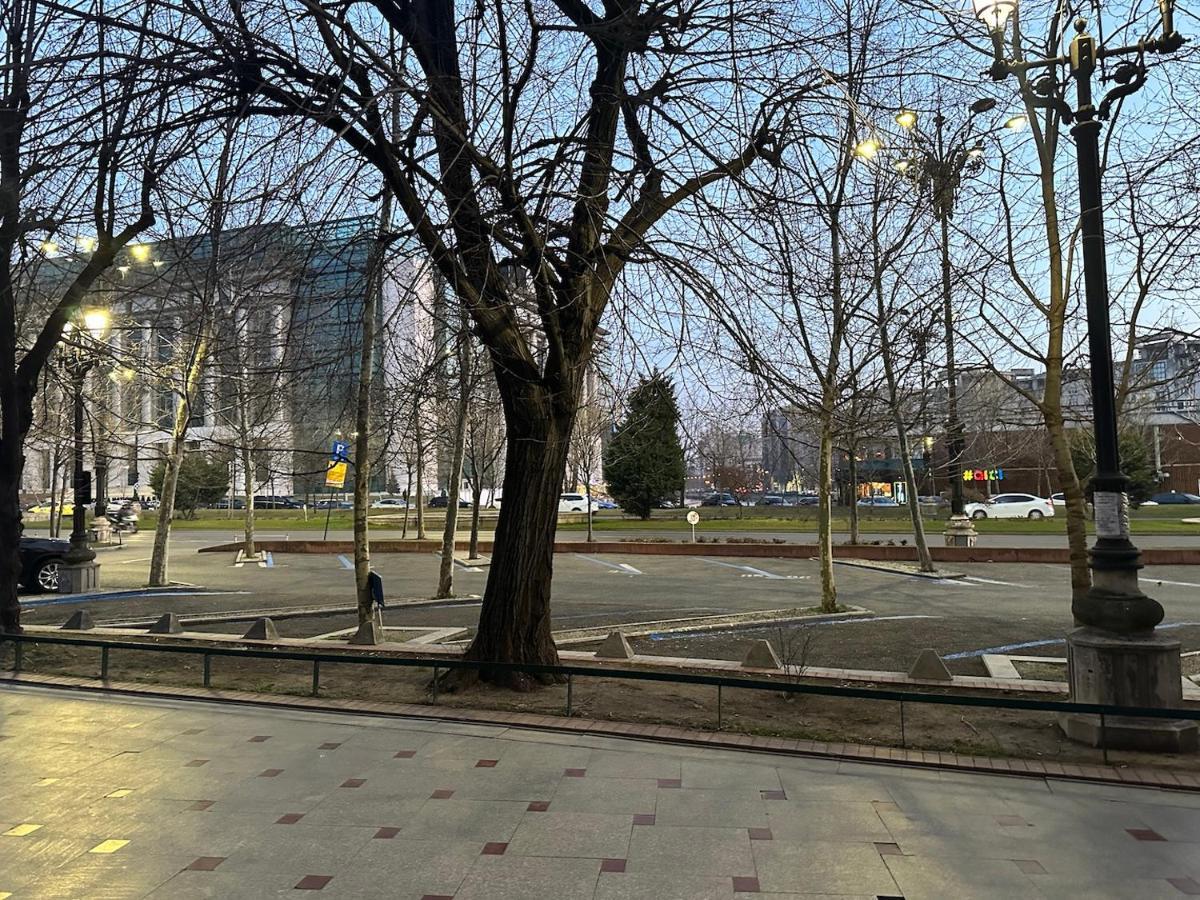 Unirii Lake Tribunal Bukarest Exterior foto