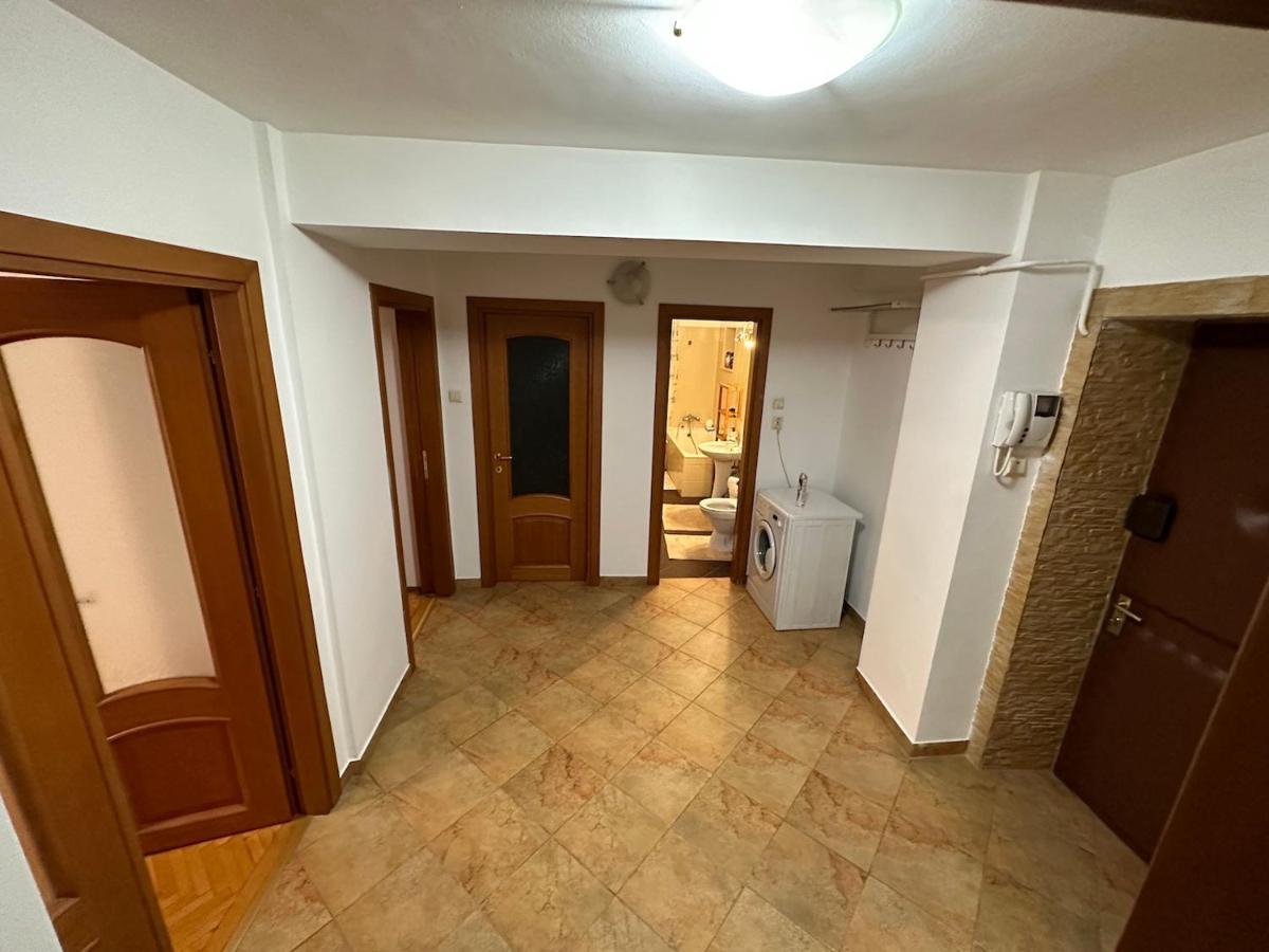 Unirii Lake Tribunal Bukarest Exterior foto